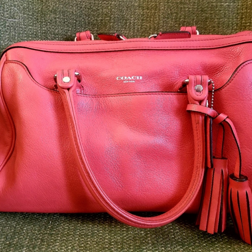 Gorgeous Leather Coach Bag